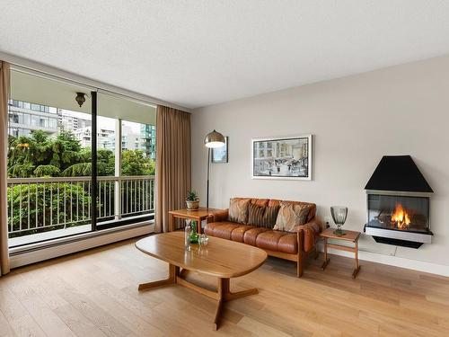 202 1390 Duchess Avenue, West Vancouver, BC 