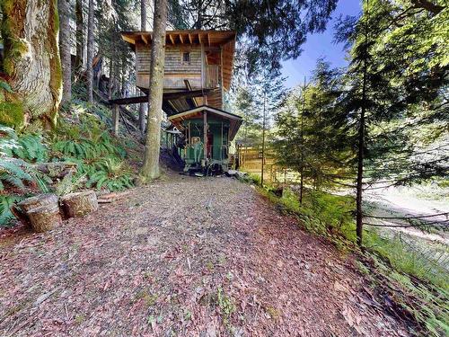 1030 S Rustad Road, Squamish, BC 