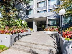 901 1725 PENDRELL STREET  Vancouver, BC V6G 2X7