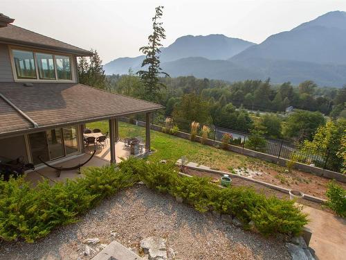 1933 Dowad Drive, Squamish, BC 