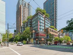 905 788 RICHARDS STREET  Vancouver, BC V6B 0C7