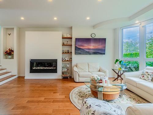 735 E 8Th Street, North Vancouver, BC 