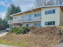 82 WARRICK STREET  Coquitlam, BC V3K 5L4