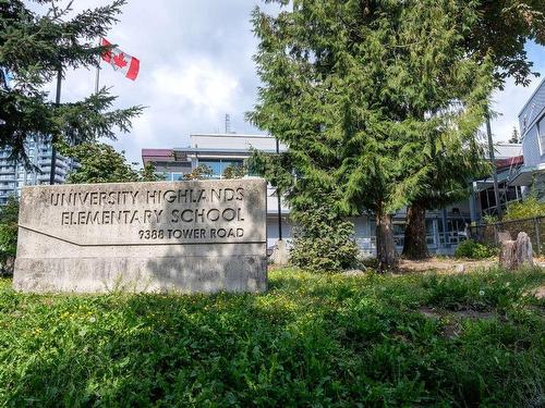 403 9232 University Crescent, Burnaby, BC 