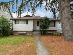 5934 CHESTER STREET  Vancouver, BC V5W 3B6