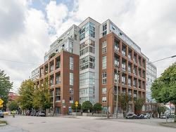 207 289 ALEXANDER STREET  Vancouver, BC V6A 4H6