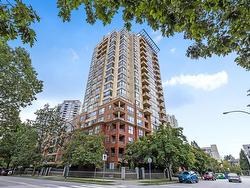 801 5288 MELBOURNE STREET  Vancouver, BC V5R 6E6