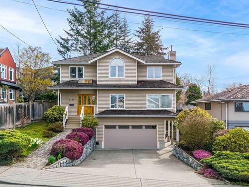 2740 Chesterfield Avenue, North Vancouver, BC 