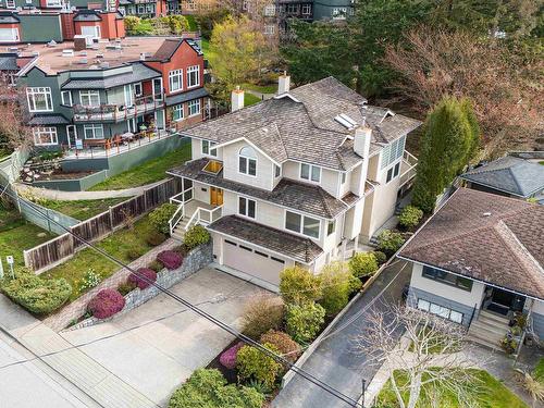 2740 Chesterfield Avenue, North Vancouver, BC 