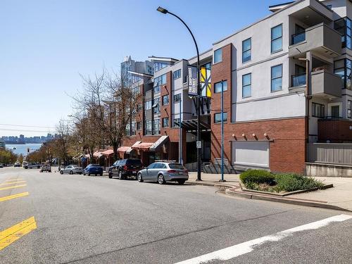 304 305 Lonsdale Avenue, North Vancouver, BC 