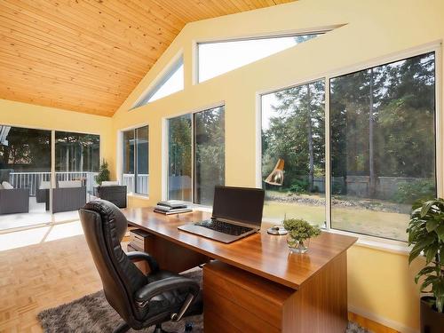 4621 Simpkins Road, Sechelt, BC 