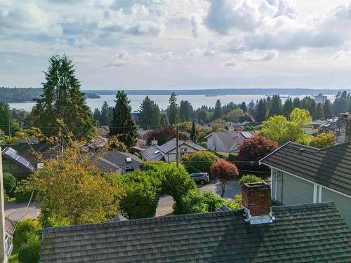 1427 Lawson Avenue, West Vancouver, BC 