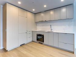 701 239 KEEFER STREET  Vancouver, BC V6A 1X6