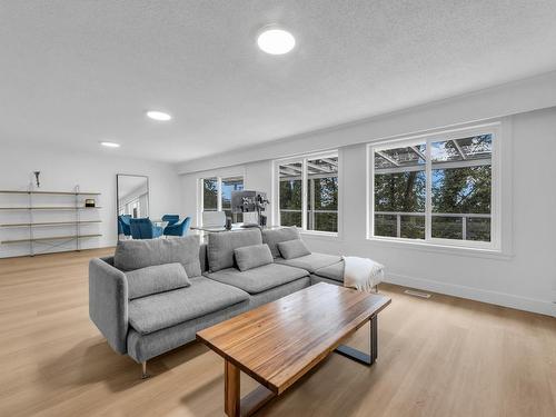 937 E 4Th Street, North Vancouver, BC 