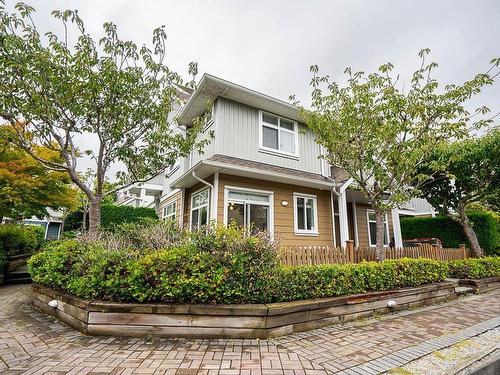 25 6300 London Road, Richmond, BC 