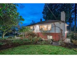 3737 CALDER AVENUE  North Vancouver, BC V7N 3S1