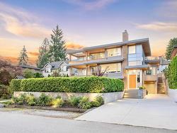 1315 HAYWOOD AVENUE  West Vancouver, BC V7T 1V4