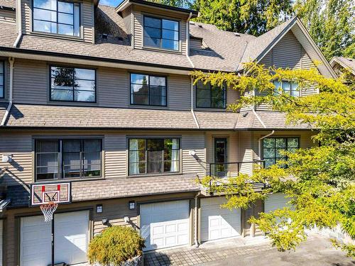 3 3150 Sunnyhurst Road, North Vancouver, BC 