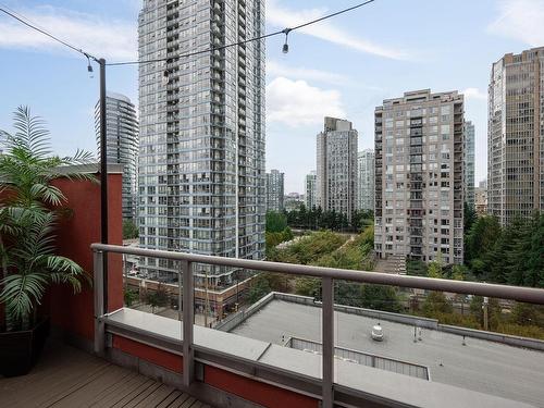 201 869 Beatty Street, Vancouver, BC 