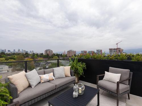 327 1120 E Georgia Street, Vancouver, BC 