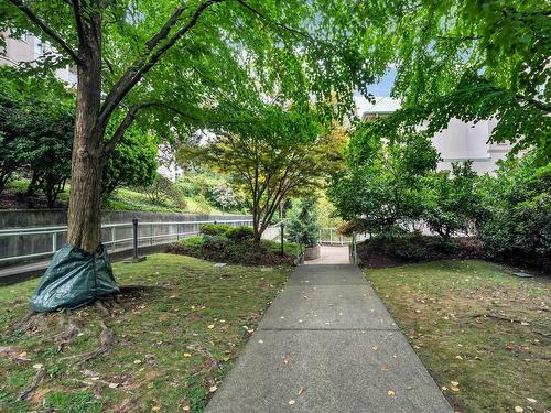 309 6737 Station Hill Court, Burnaby, BC 