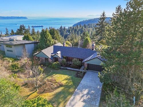 4215 Rockridge Road, West Vancouver, BC 