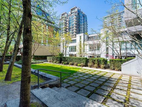 1018 Richards Street, Vancouver, BC 