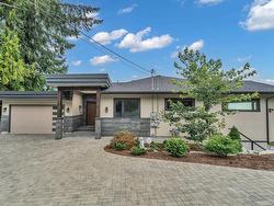 558 ST. ANDREWS ROAD  West Vancouver, BC V7S 1V2