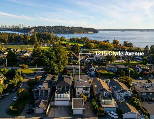 1215 Clyde Avenue, West Vancouver, BC 