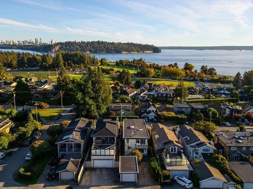 1215 Clyde Avenue, West Vancouver, BC 