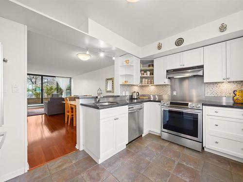 305 673 Market Hill, Vancouver, BC 