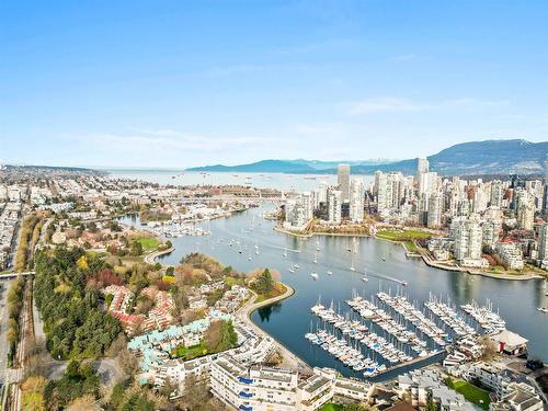 305 673 Market Hill, Vancouver, BC 