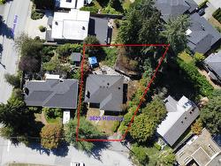 3625 HILLCREST AVENUE  North Vancouver, BC V7R 4B7