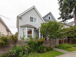 1113 E PENDER STREET  Vancouver, BC V6A 1W6