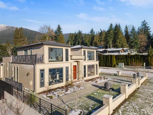 4082 Sunnycrest Drive, North Vancouver, BC 