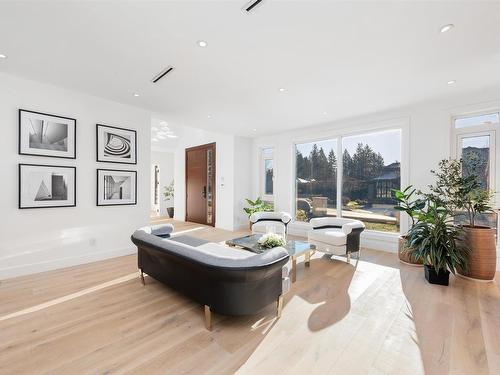 4082 Sunnycrest Drive, North Vancouver, BC 