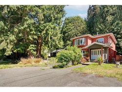 1502 RIVERSIDE DRIVE  North Vancouver, BC V7H 1V5