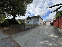 4835 CHATHAM STREET  Vancouver, BC V5R 3Z1