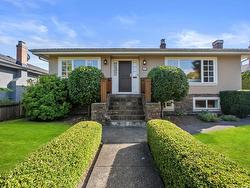 3178 W 16TH AVENUE  Vancouver, BC V6K 3E1