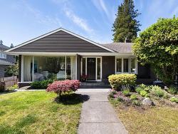 935 MELBOURNE AVENUE  North Vancouver, BC V7R 1N8