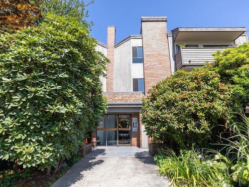 216 206 E 15Th Street, North Vancouver, BC 