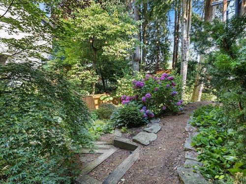 1674 Westover Road, North Vancouver, BC 