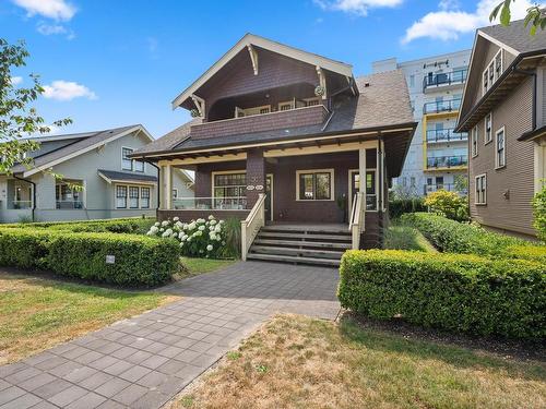 404 Eighth Street, New Westminster, BC 