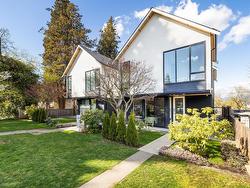 2561 E 40TH AVENUE  Vancouver, BC V5R 2V8