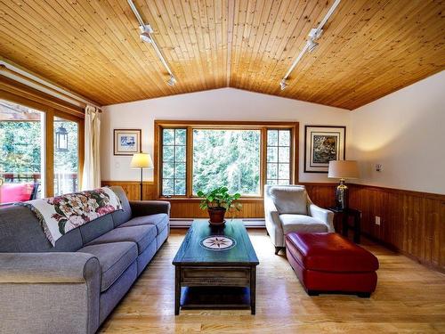 944 Windjammer Road, Bowen Island, BC 