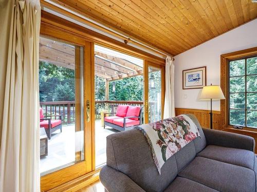 944 Windjammer Road, Bowen Island, BC 