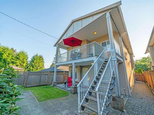 2052 Westview Drive, North Vancouver, BC 