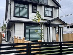 2 173 E 45TH AVENUE  Vancouver, BC V5S 2K4