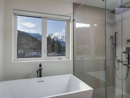 4 3385 Mamquam Road, Squamish, BC 