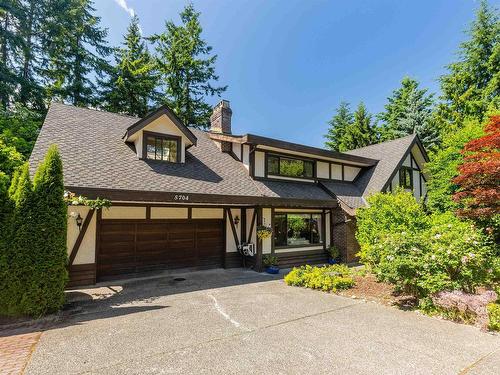 5704 Westport Road, West Vancouver, BC 